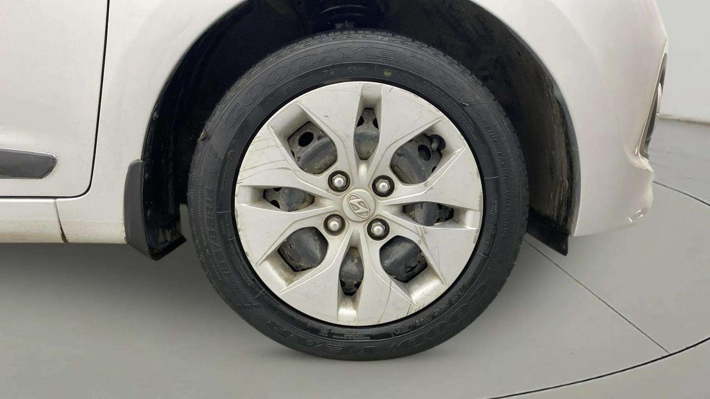 2015 Hyundai Xcent S 1.2, Petrol, Manual, 52,737 km, Right Front Wheel