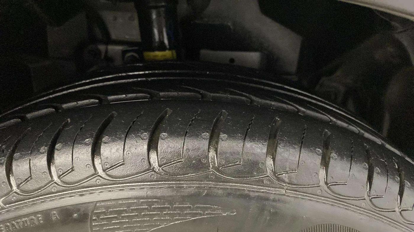 2019 Ford Ecosport TITANIUM 1.5L PETROL, Petrol, Manual, 44,783 km, Right Front Tyre Tread