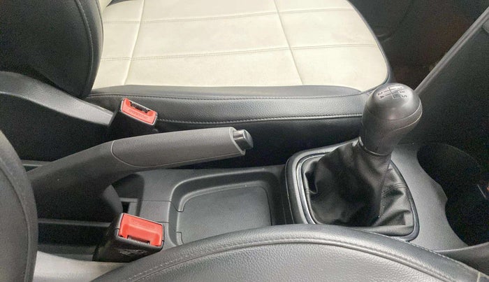 2014 Volkswagen Polo COMFORTLINE 1.2L, Petrol, Manual, 29,761 km, Gear Lever