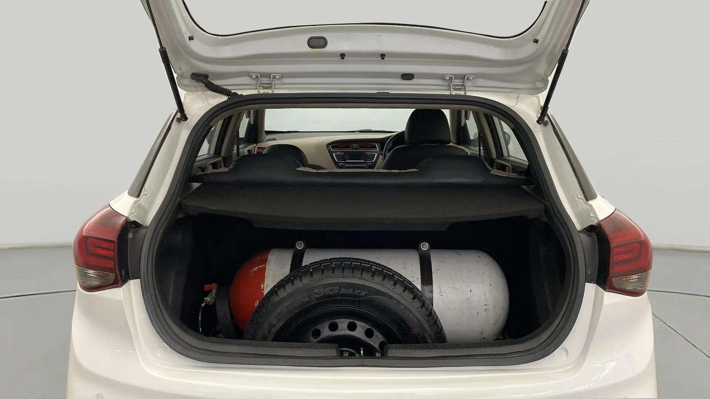 2019 Hyundai Elite i20 MAGNA PLUS 1.2, CNG, Manual, 53,246 km, Boot Inside