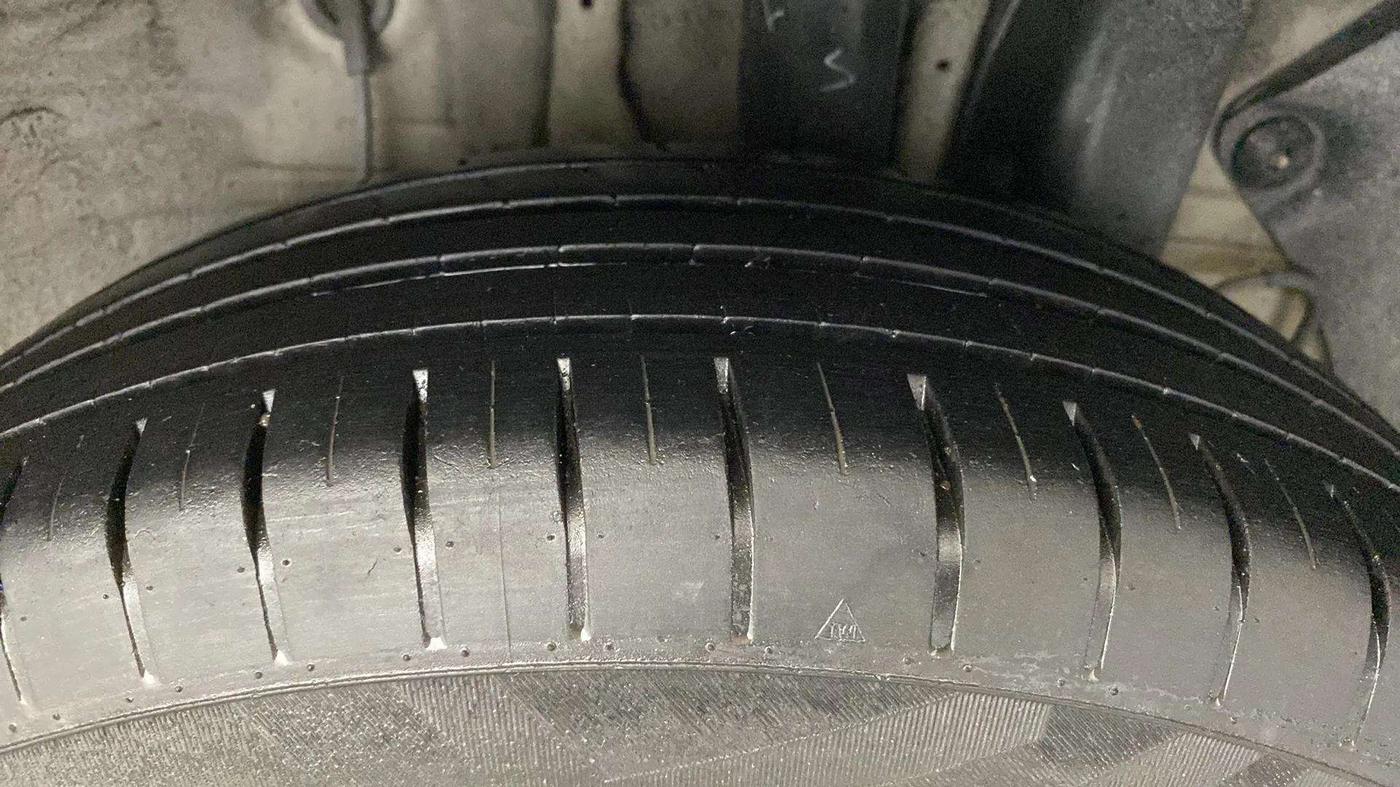2019 Hyundai Elite i20 MAGNA PLUS 1.2, CNG, Manual, 53,246 km, Left Rear Tyre Tread