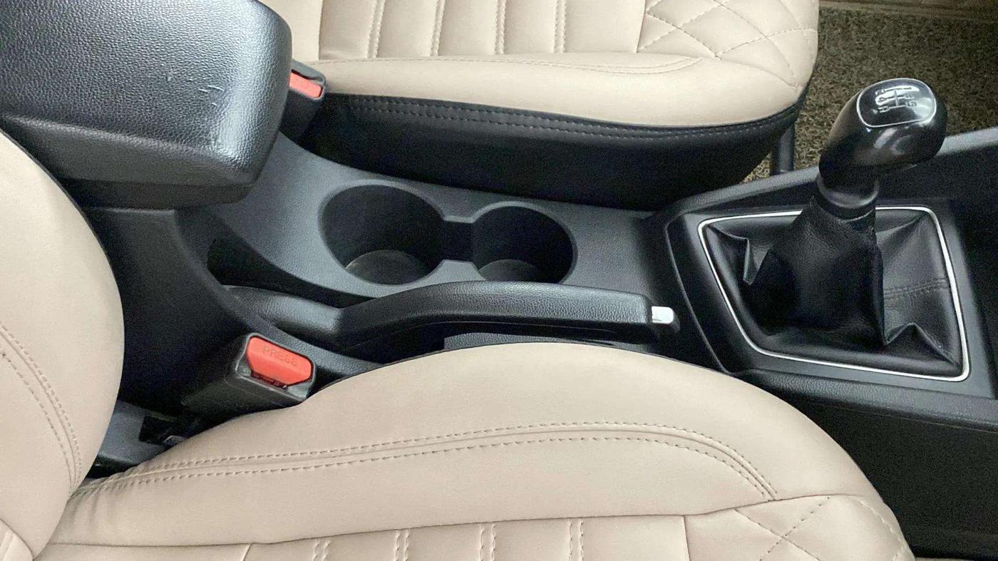 2019 Hyundai Elite i20 MAGNA PLUS 1.2, CNG, Manual, 53,246 km, Gear Lever