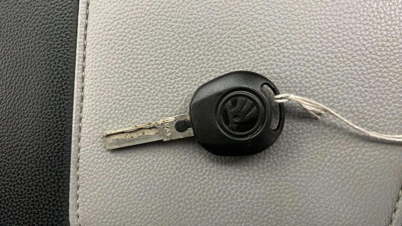 2021 Skoda Rapid 1.0 AMBITION TSI MT, Petrol, Manual, 67,365 km, Key Close Up