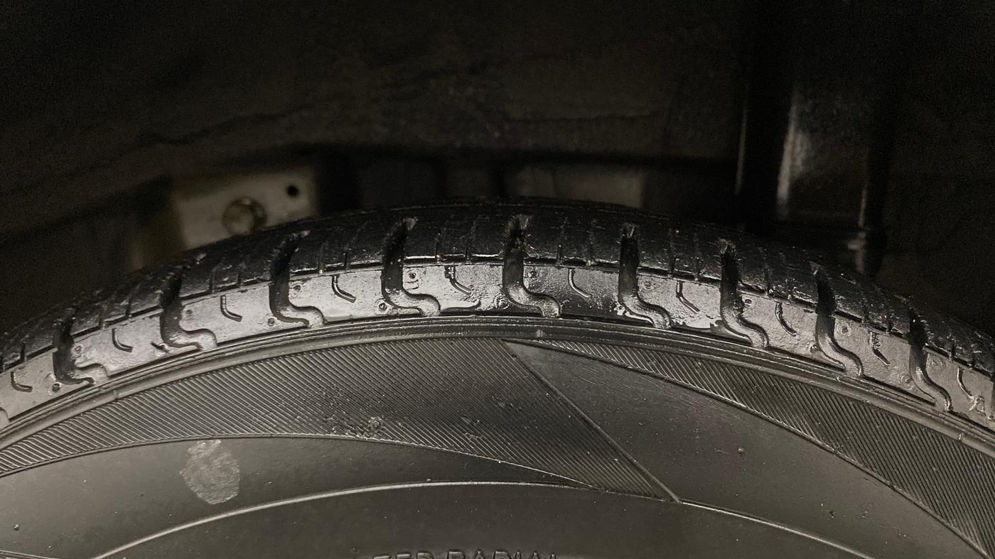 2015 Hyundai Eon SPORTZ, Petrol, Manual, 94,367 km, Left Rear Tyre Tread