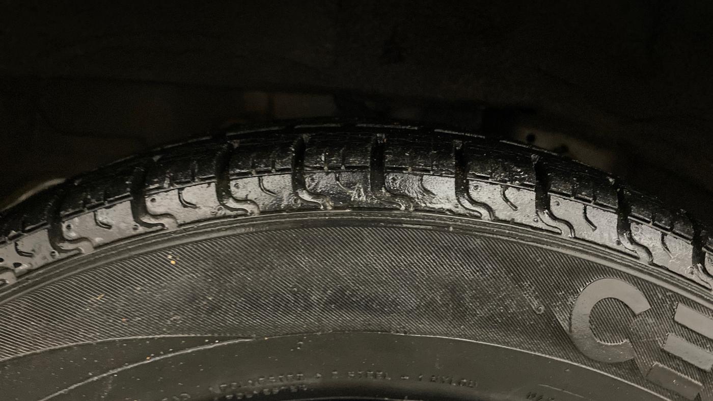 2015 Hyundai Eon SPORTZ, Petrol, Manual, 94,367 km, Right Rear Tyre Tread