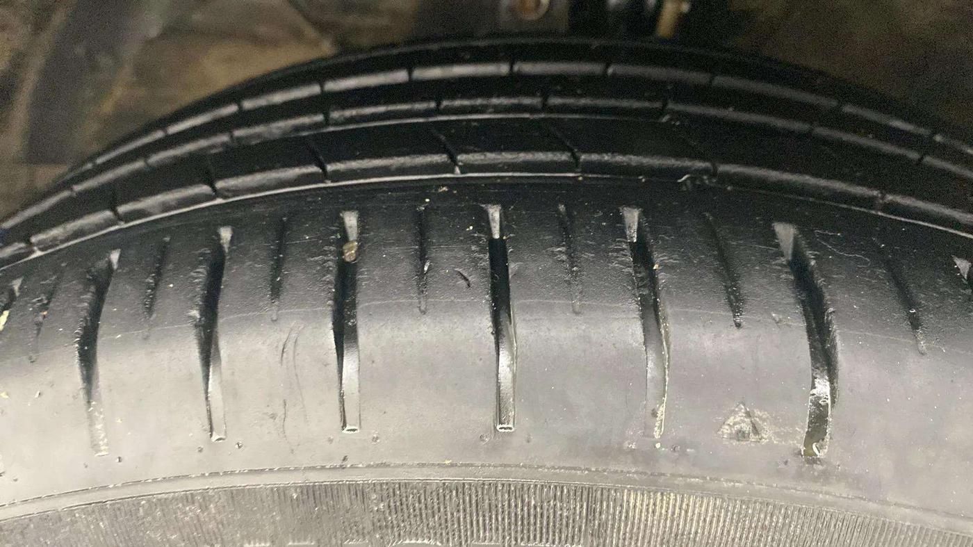 2021 Maruti Baleno ZETA PETROL 1.2, Petrol, Manual, 50,725 km, Left Front Tyre Tread