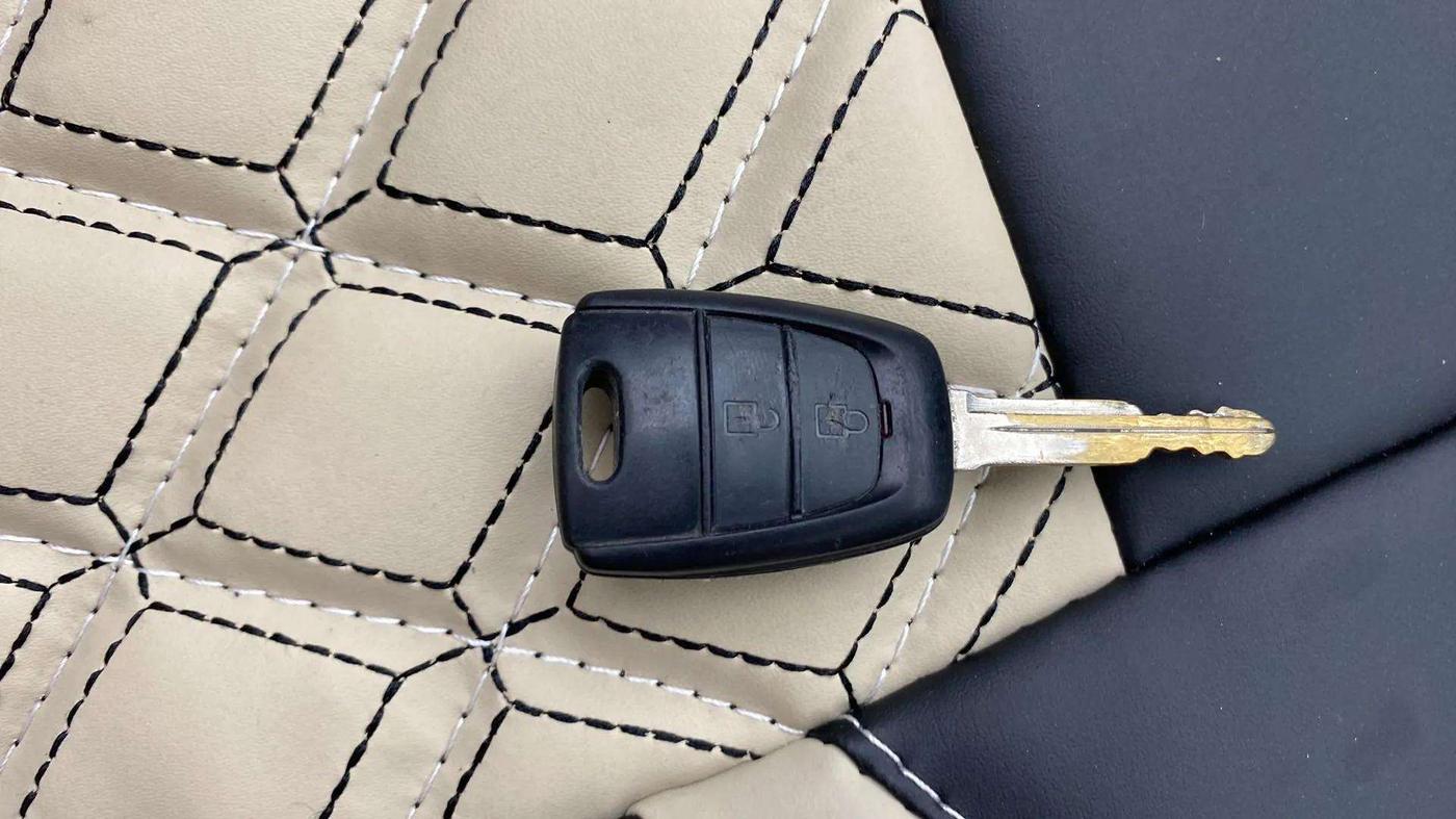 2019 Hyundai NEW SANTRO SPORTZ AMT, Petrol, Automatic, 57,793 km, Key Close Up