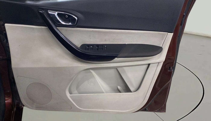 2022 Tata TIGOR XZ PLUS CNG, CNG, Manual, 51,725 km, Driver Side Door Panels Control