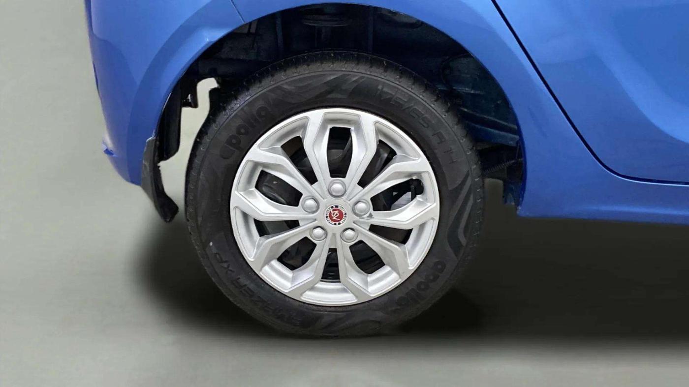 2024 Tata Tiago  XZA Plus CNG, CNG, Automatic, 19,032 km, Right Rear Wheel