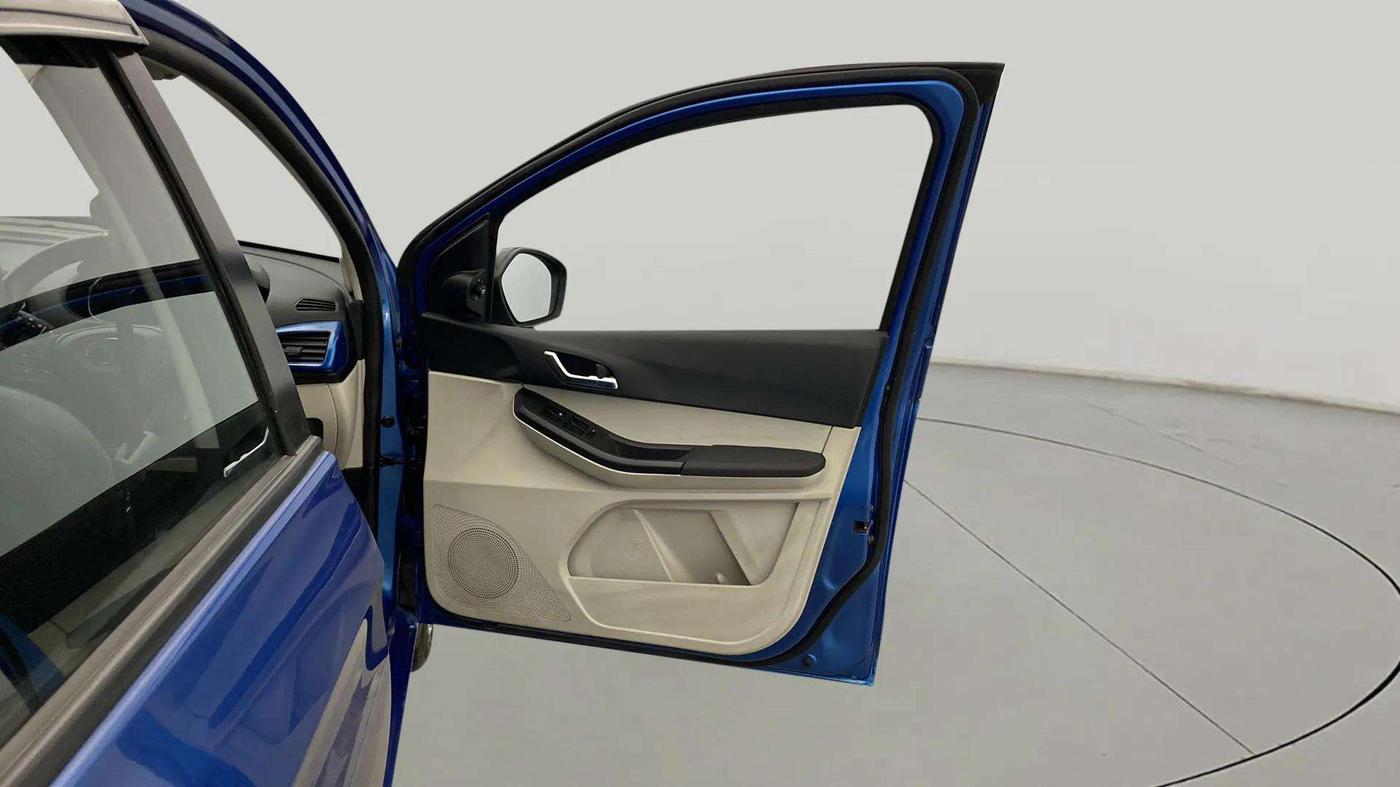 2024 Tata Tiago  XZA Plus CNG, CNG, Automatic, 19,032 km, RHS Front Door