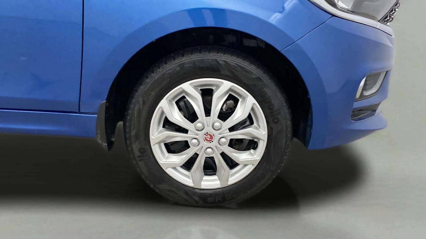 2024 Tata Tiago  XZA Plus CNG, CNG, Automatic, 19,032 km, Right Front Wheel
