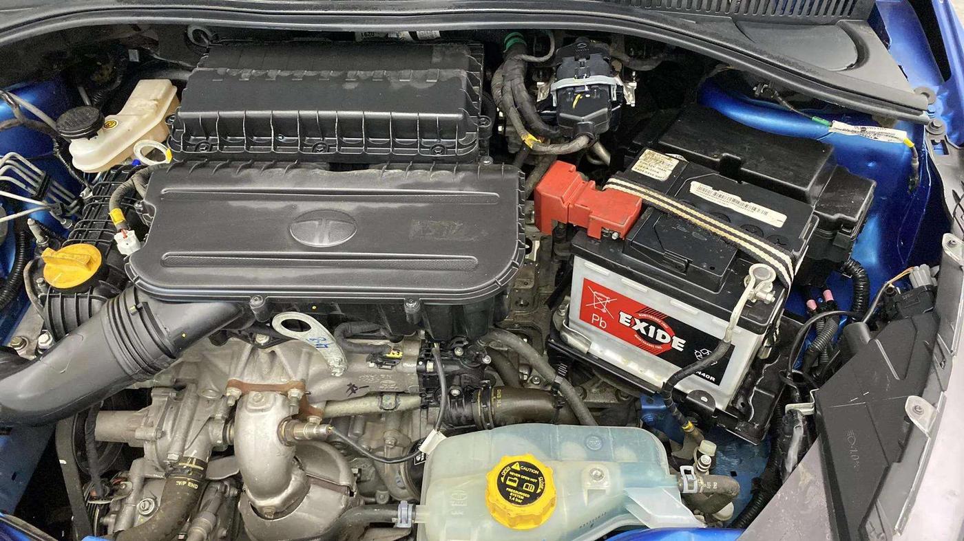 2024 Tata Tiago  XZA Plus CNG, CNG, Automatic, 19,032 km, Engine View - Left