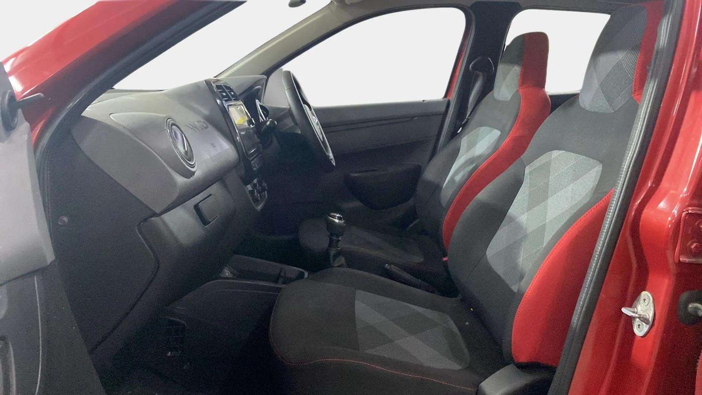 2021 Renault Kwid RXT 1.0 (O), Petrol, Manual, 7,847 km, Right Side Front Door Cabin