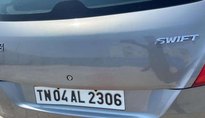 2013 Maruti Swift VDI, Diesel, Manual, 75,631 km, Dicky (Boot door) - Paint has minor damage