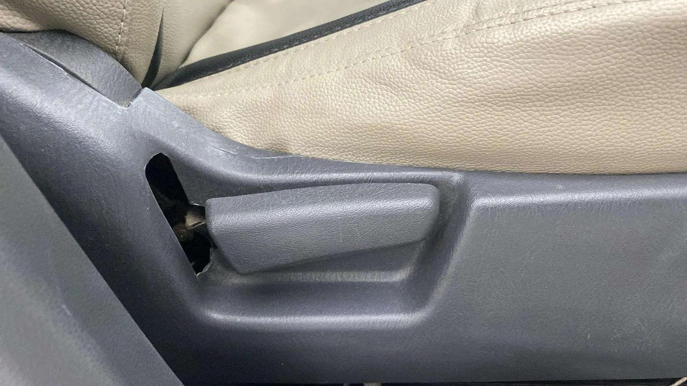 2018 Maruti Alto K10 VXI (O) AMT, Petrol, Automatic, 35,021 km, Driver Side Adjustment Panel