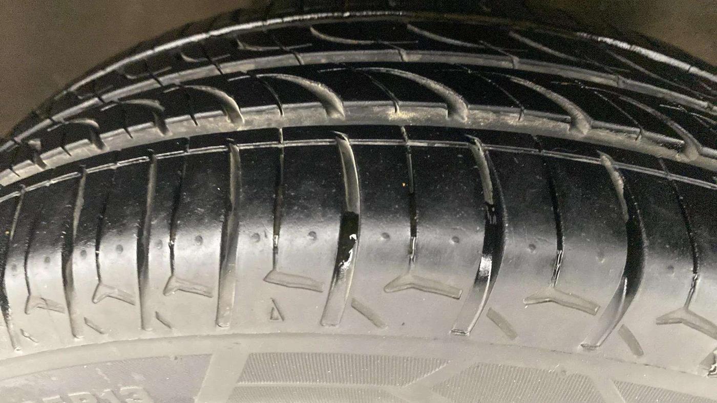 2018 Maruti Alto K10 VXI (O) AMT, Petrol, Automatic, 35,021 km, Right Front Tyre Tread