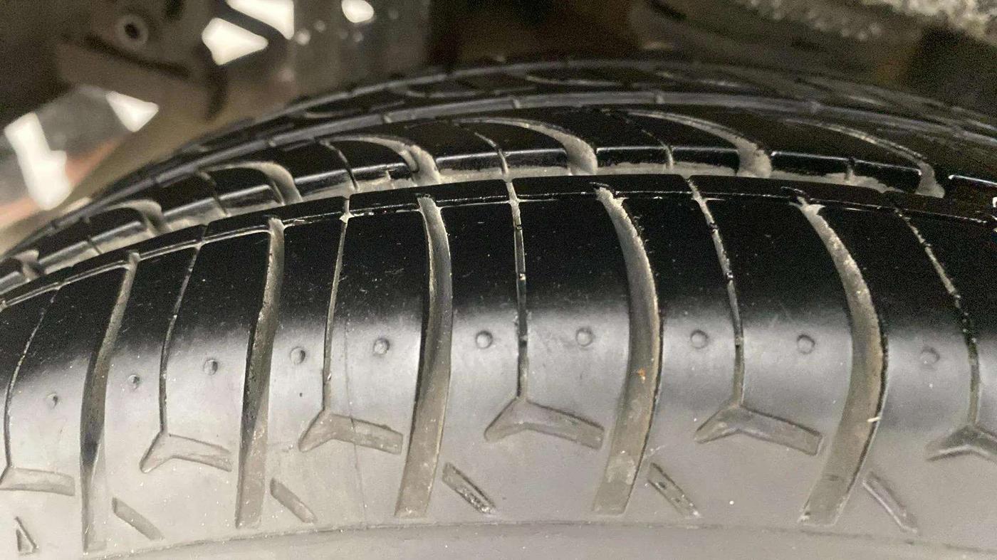 2018 Maruti Alto K10 VXI (O) AMT, Petrol, Automatic, 35,021 km, Right Rear Tyre Tread