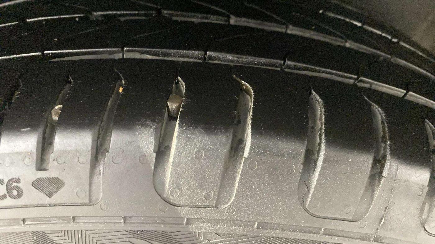 2021 Maruti Ertiga ZXI+ SHVS, Petrol, Manual, 74,629 km, Left Rear Tyre Tread