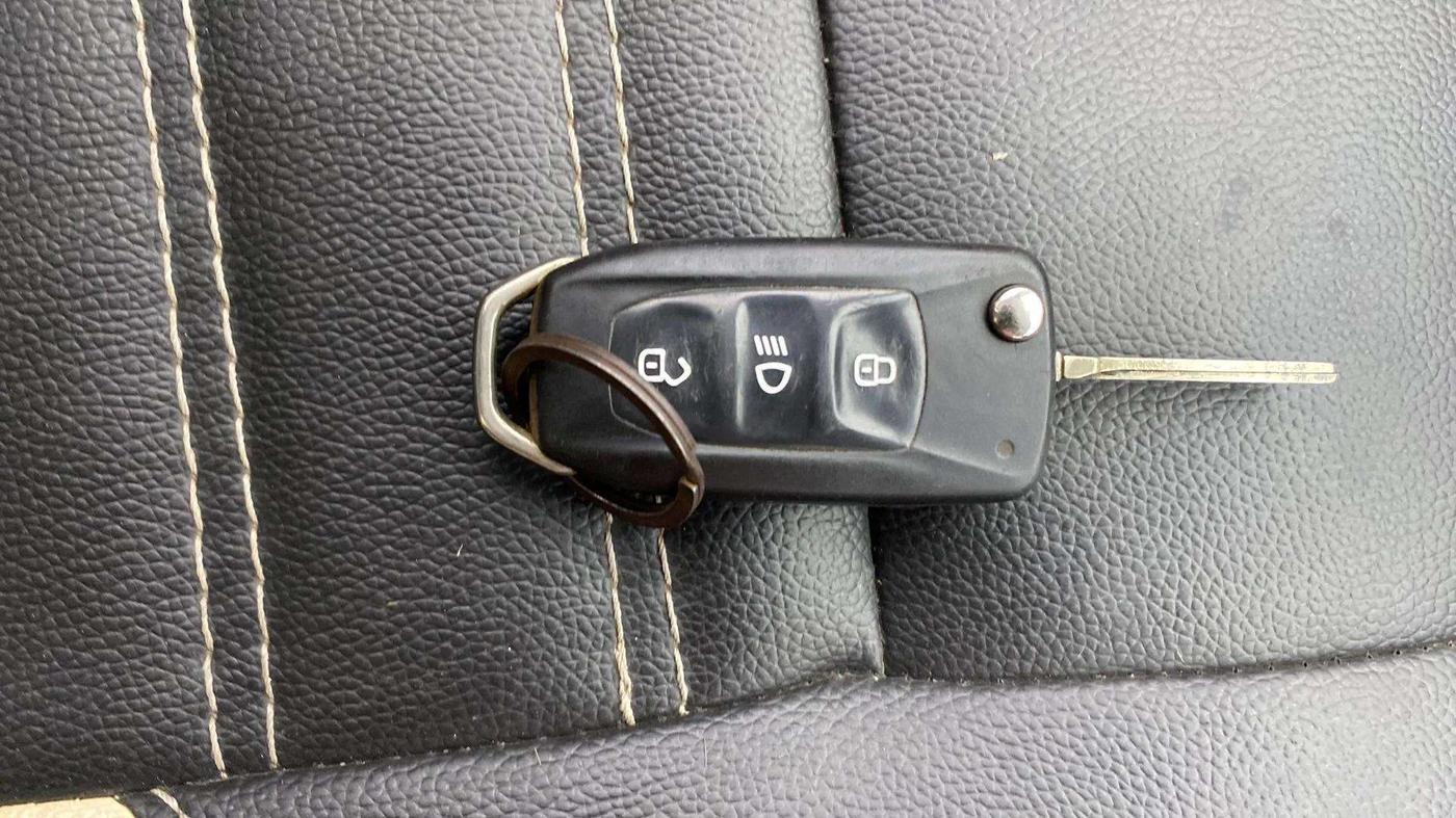 2019 Tata Tiago XZ PLUS PETROL, Petrol, Manual, 63,697 km, Key Close Up