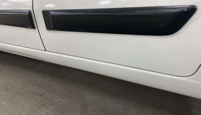 2015 Maruti Wagon R 1.0 LXI CNG, CNG, Manual, 67,523 km, Left running board - Slightly dented