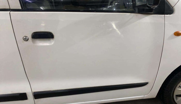 2015 Maruti Wagon R 1.0 LXI CNG, CNG, Manual, 67,523 km, Driver-side door - Paint minor damage