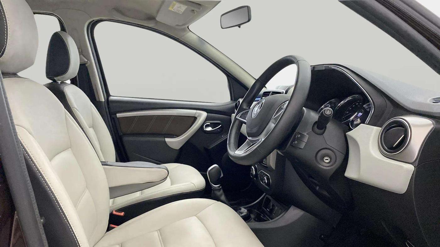 2020 Renault Duster RXZ 1.3 TURBO PETROL CVT, Petrol, Automatic, 33,098 km, Right Side Front Door Cabin