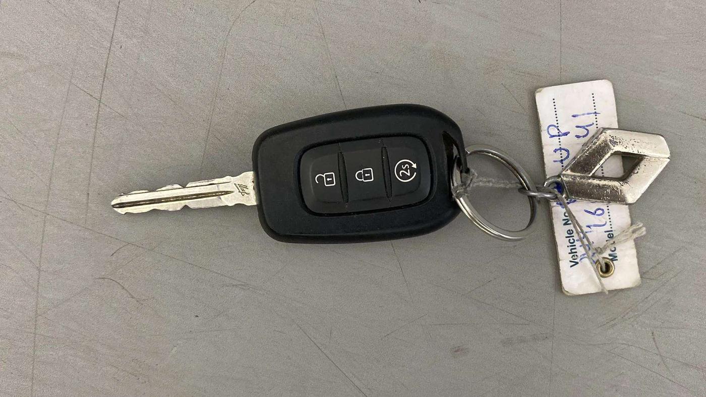 2020 Renault Duster RXZ 1.3 TURBO PETROL CVT, Petrol, Automatic, 33,098 km, Key Close Up