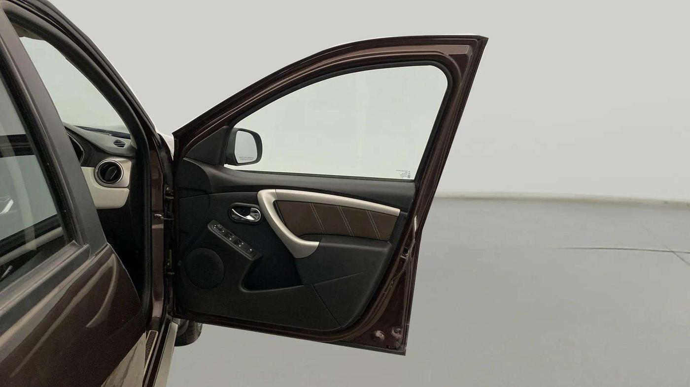 2020 Renault Duster RXZ 1.3 TURBO PETROL CVT, Petrol, Automatic, 33,098 km, RHS Front Door