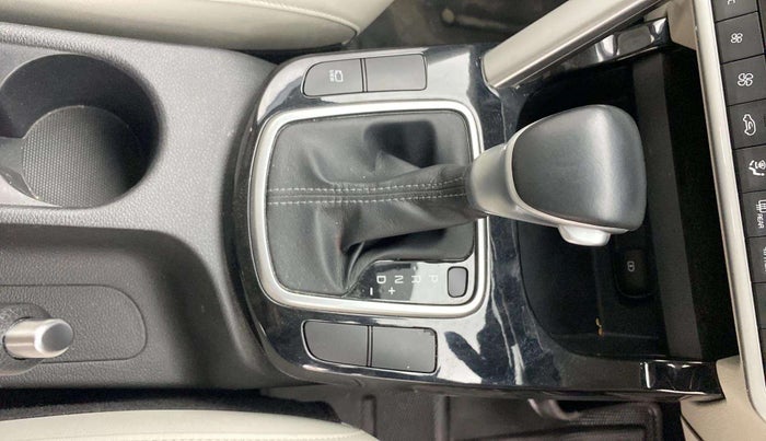 2021 KIA SELTOS HTX 1.5 CVT PETROL, Petrol, Automatic, 29,202 km, Gear Lever