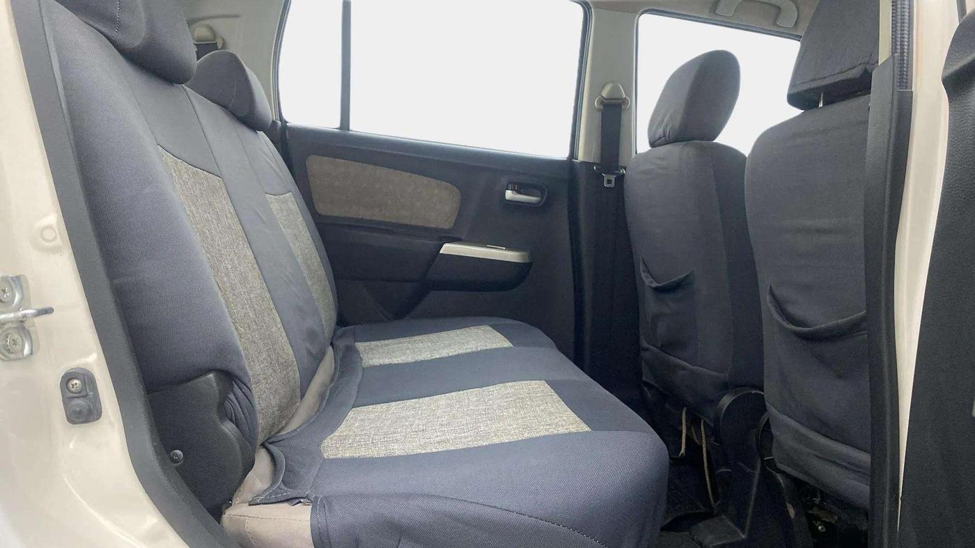 2014 Maruti Wagon R 1.0 VXI, Petrol, Manual, 81,354 km, Right Side Rear Door Cabin