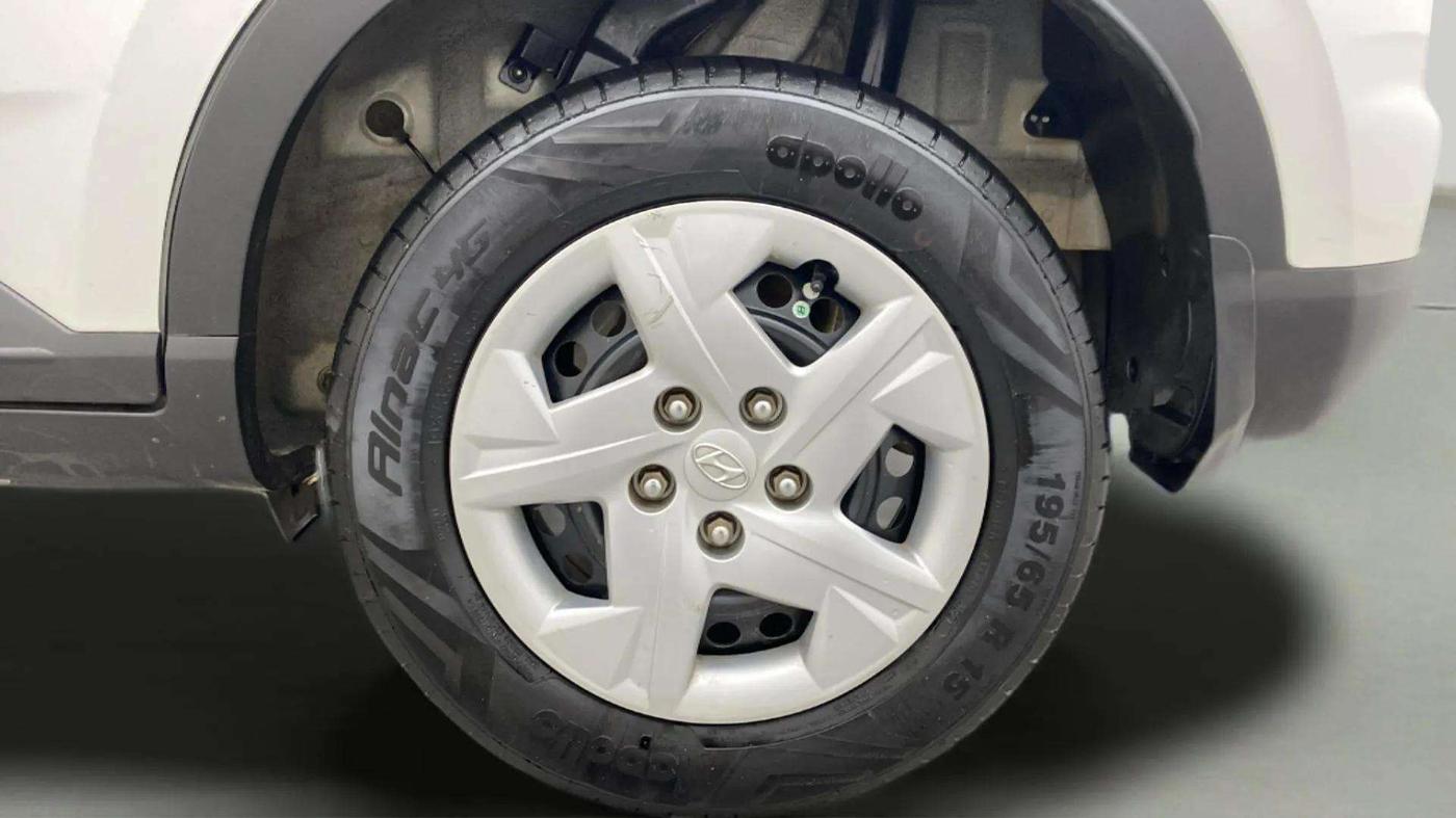 2021 Hyundai VENUE S+ 1.2, Petrol, Manual, 37,987 km, Left Rear Wheel