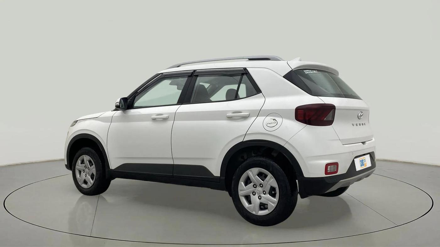 2021 Hyundai VENUE S+ 1.2, Petrol, Manual, 37,987 km, Left Back Diagonal