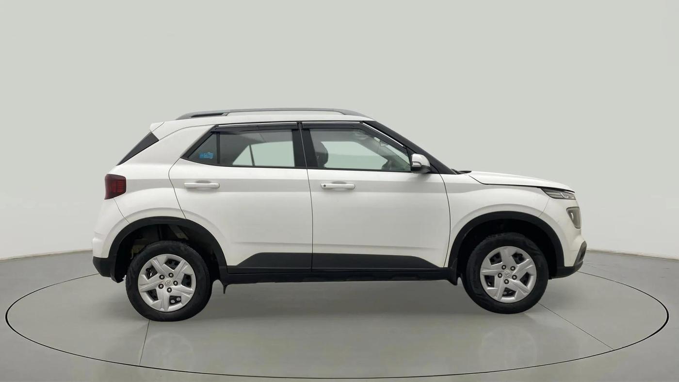 2021 Hyundai VENUE S+ 1.2, Petrol, Manual, 37,987 km, Right Side View