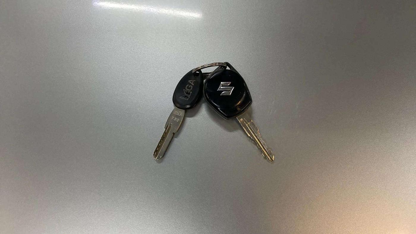 2014 Maruti Swift Dzire VXI, Petrol, Manual, 95,082 km, Key Close Up