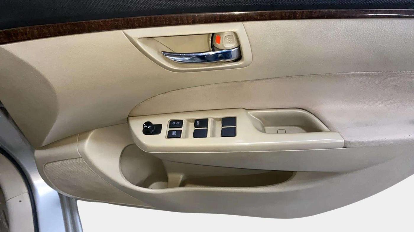 2014 Maruti Swift Dzire VXI, Petrol, Manual, 95,082 km, Driver Side Door Panels Control