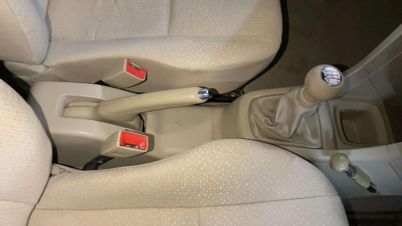2014 Maruti Swift Dzire VXI, Petrol, Manual, 95,082 km, Gear Lever