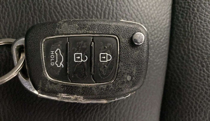 2021 Hyundai AURA S 1.2 AMT, Petrol, Automatic, 23,360 km, Key Close Up