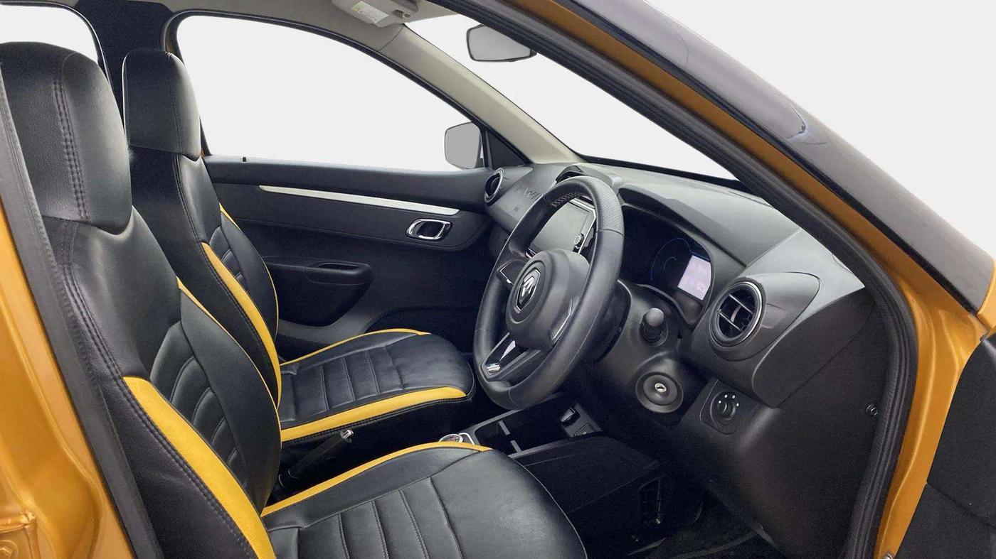 2022 Renault Kwid CLIMBER 1.0 AMT (O) DUAL TONE, Petrol, Automatic, 4,967 km, Right Side Front Door Cabin