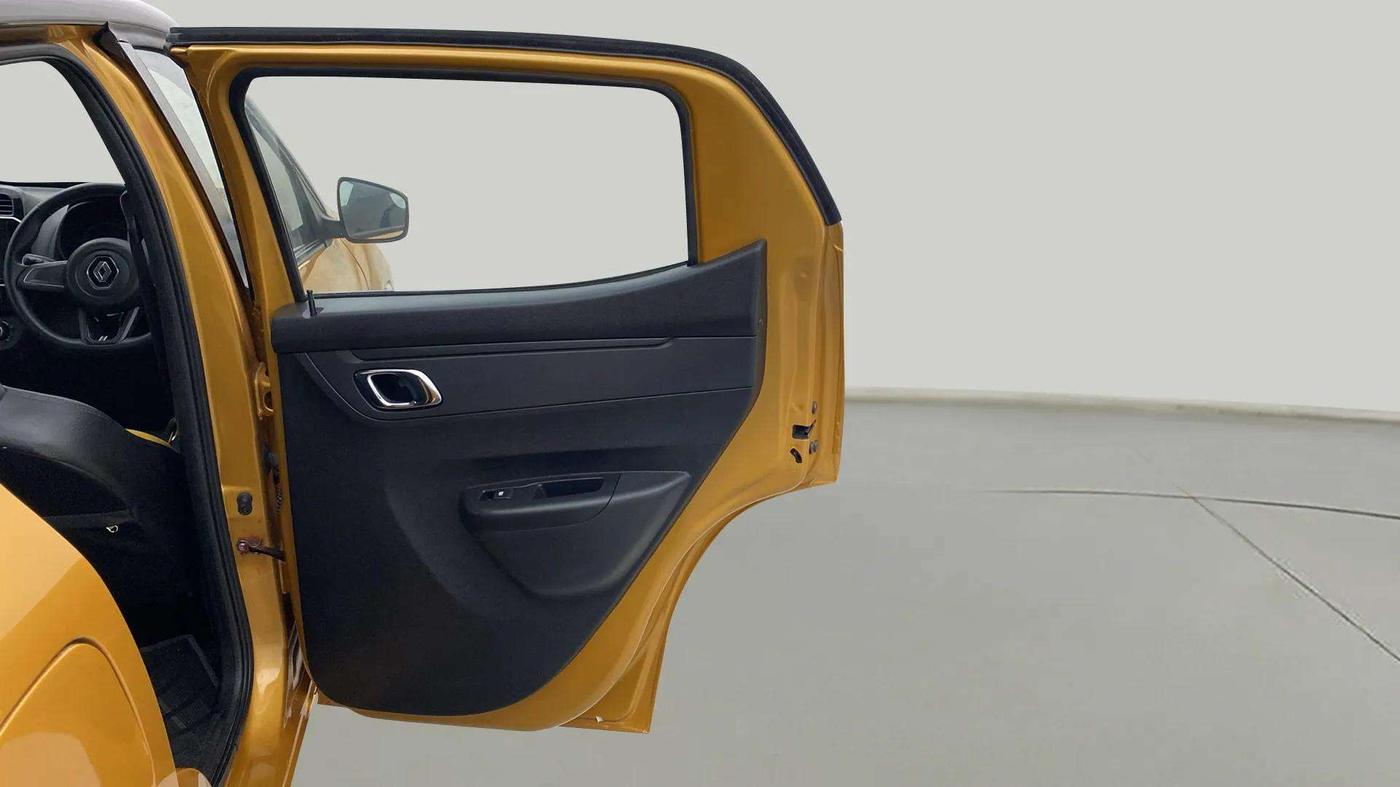 2022 Renault Kwid CLIMBER 1.0 AMT (O) DUAL TONE, Petrol, Automatic, 4,967 km, RHS Rear Door