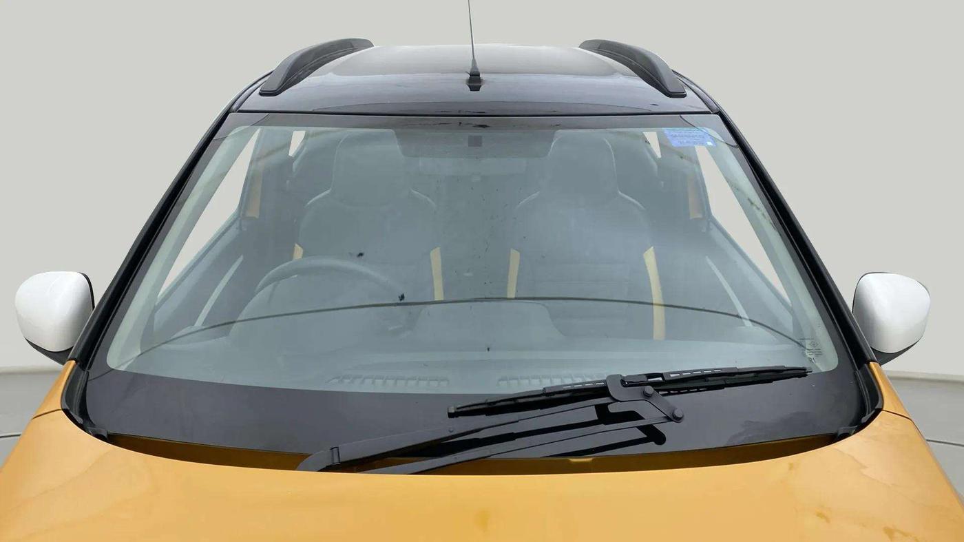 2022 Renault Kwid CLIMBER 1.0 AMT (O) DUAL TONE, Petrol, Automatic, 4,967 km, Front Windshield