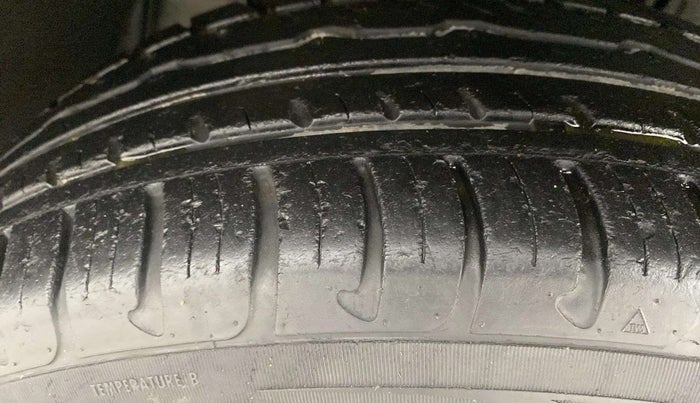 2018 Renault Duster RXS CVT, Petrol, Automatic, 18,506 km, Left Front Tyre Tread