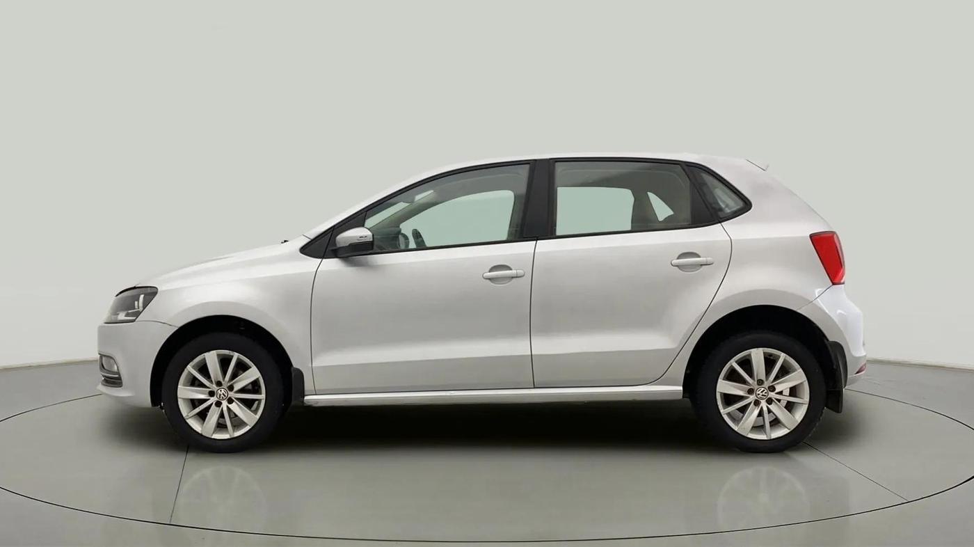 2016 Volkswagen Polo HIGHLINE1.2L, Petrol, Manual, 55,679 km, Left Side