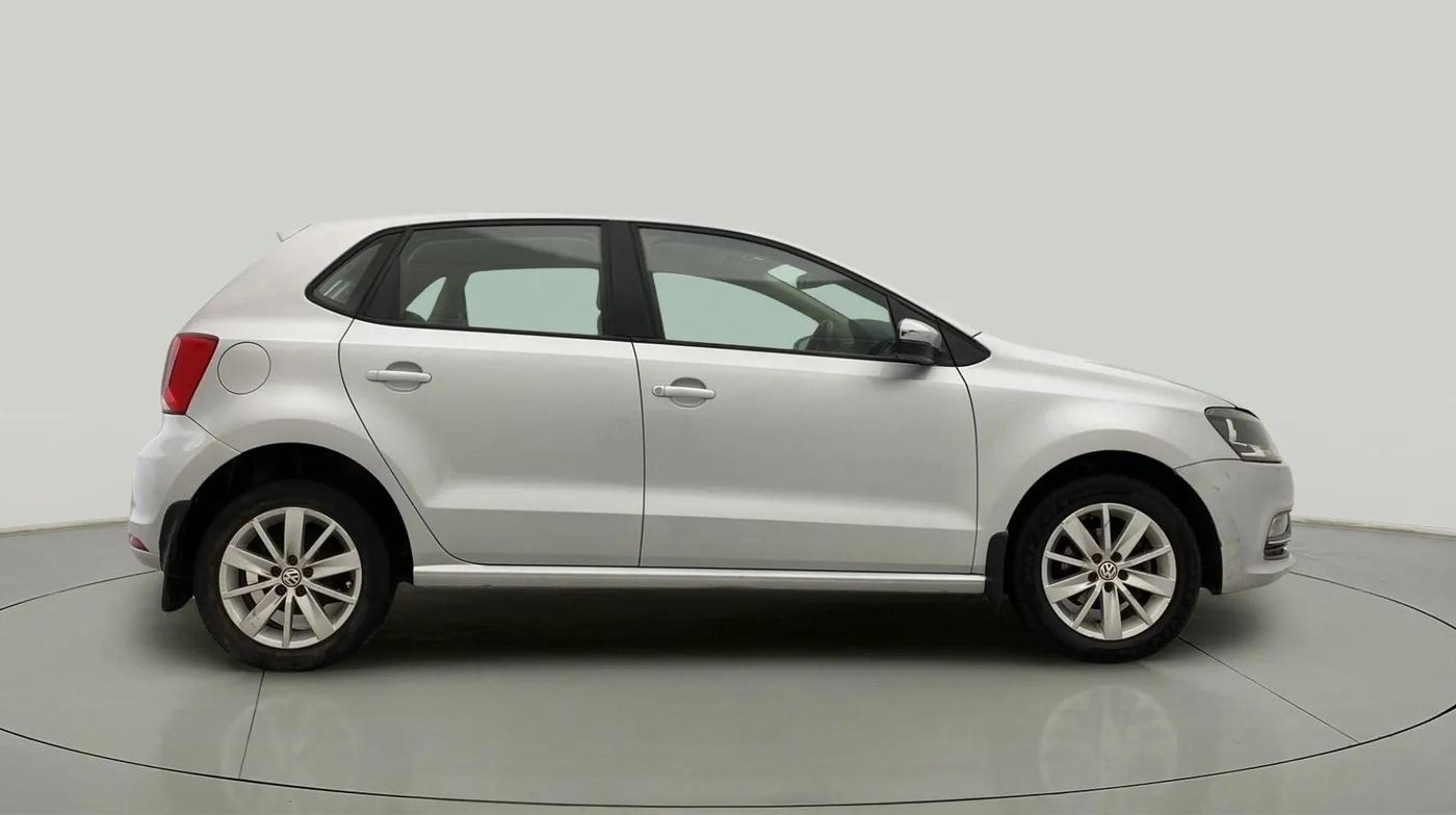 2016 Volkswagen Polo HIGHLINE1.2L, Petrol, Manual, 55,679 km, Right Side View