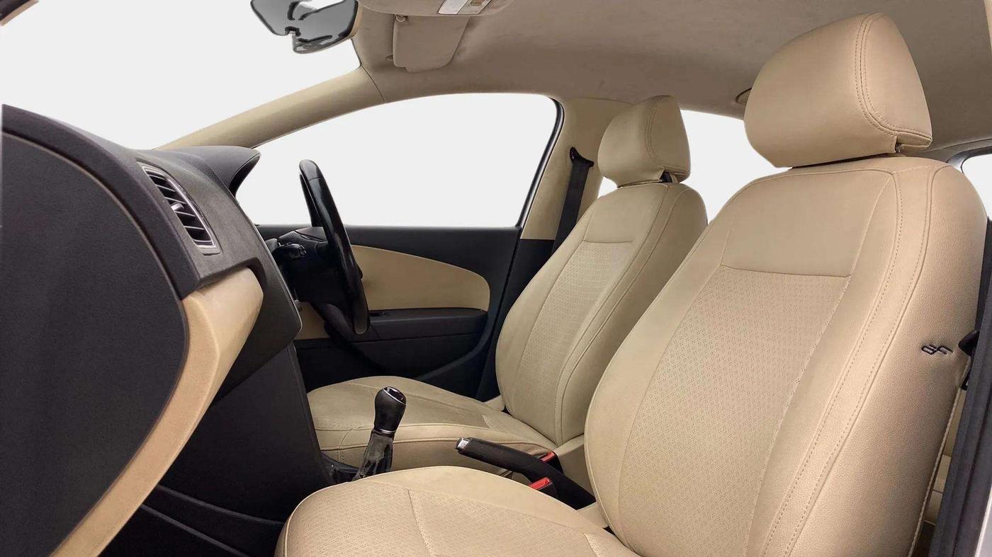 2016 Volkswagen Polo HIGHLINE1.2L, Petrol, Manual, 55,679 km, Right Side Front Door Cabin
