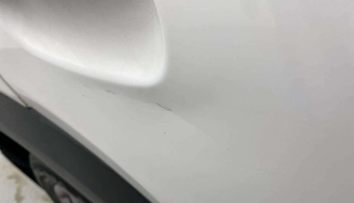 2017 Renault Kwid RXT 1.0 AMT (O), Petrol, Automatic, 70,807 km, Right rear door - Slightly dented