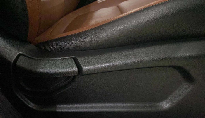 2022 Hyundai VENUE S 1.2, Petrol, Manual, 47,335 km, Driver Side Adjustment Panel