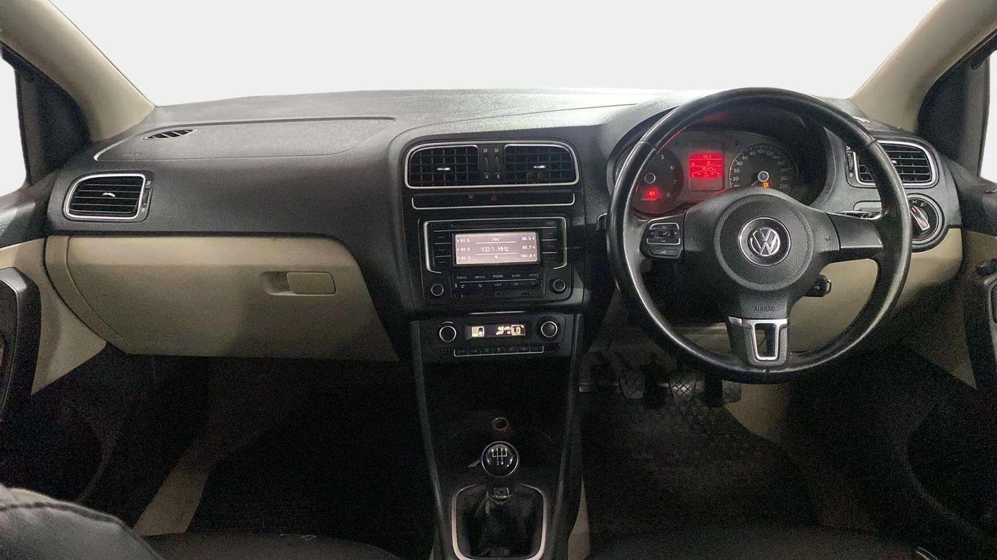 2014 Volkswagen Polo HIGHLINE1.2L, Petrol, Manual, 78,387 km, Dashboard