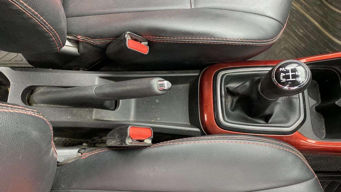 2017 Maruti IGNIS ZETA 1.2, Petrol, Manual, 74,245 km, Gear Lever