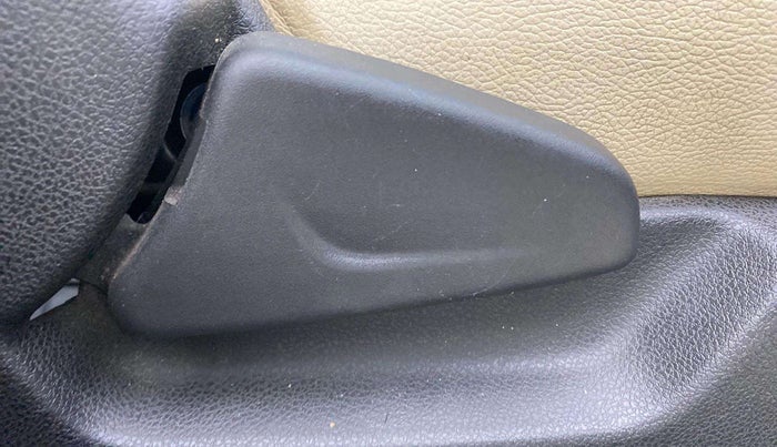 2018 Renault Kwid RXT 1.0, Petrol, Manual, 61,015 km, Driver Side Adjustment Panel