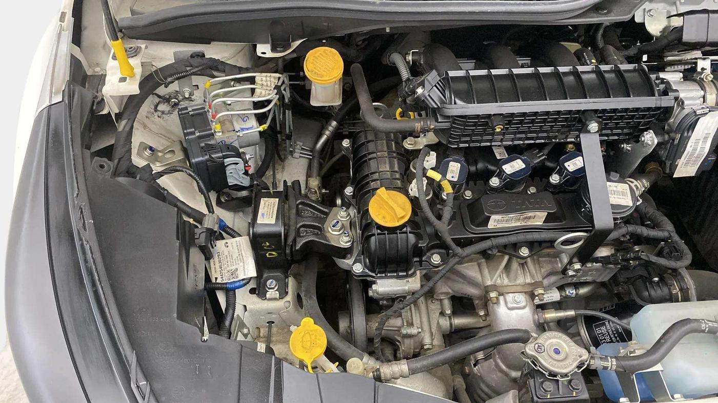 2023 Tata ALTROZ XZA, Petrol, Automatic, 12,929 km, Engine View - Right